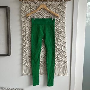 ADANOLA  Ribbed Green Ultimate Leggings  Size: S
